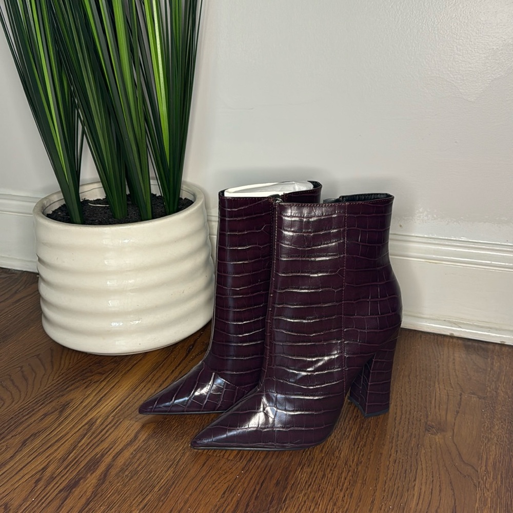 Topshop “Harri” Boots, Size: US 9.5/UK 7, Price: $75.00
